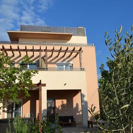 Apartment Vrulja *